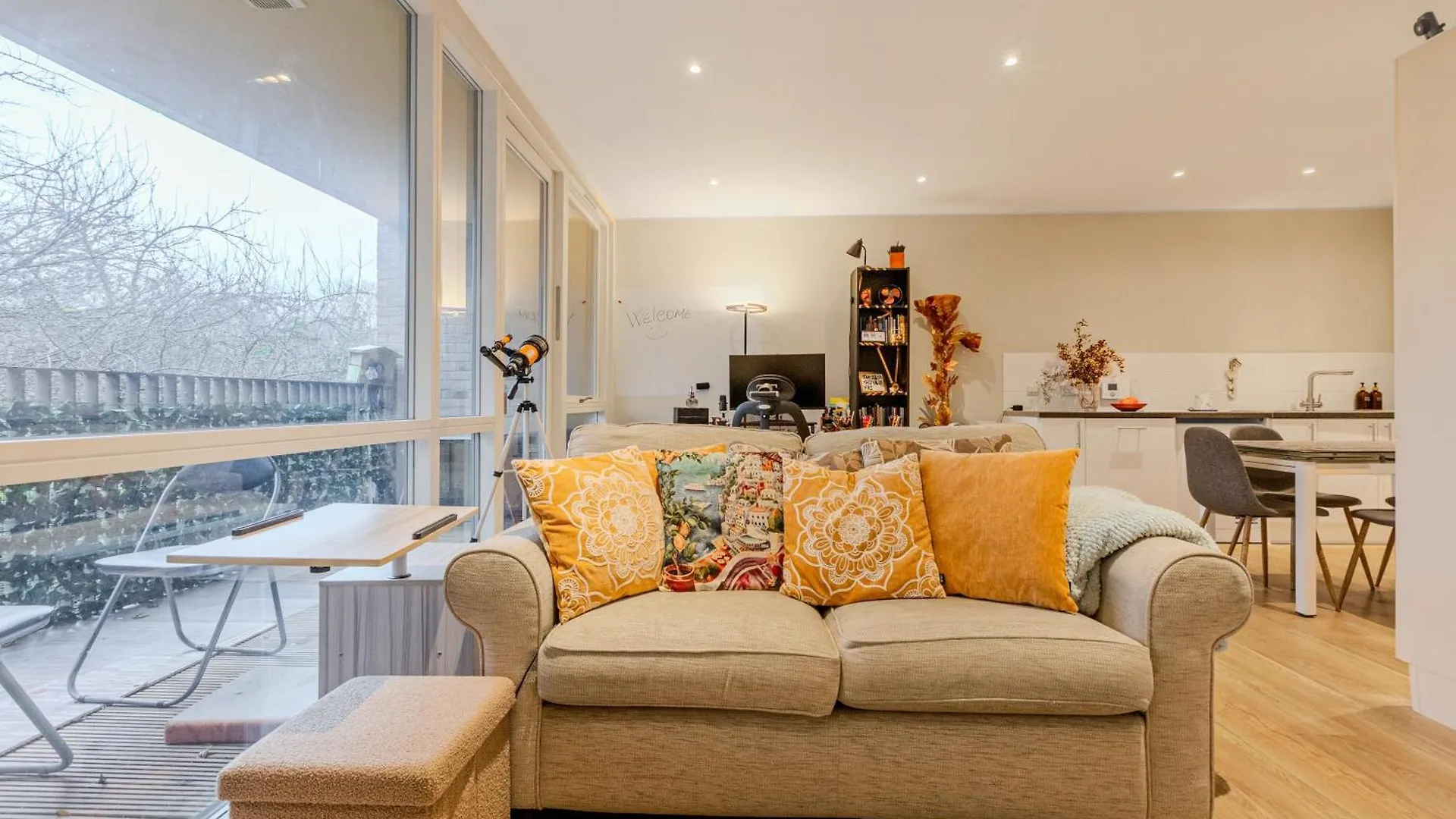 Central 1Br Flat W Balcony, 10Min Elephant&Castle 伦敦