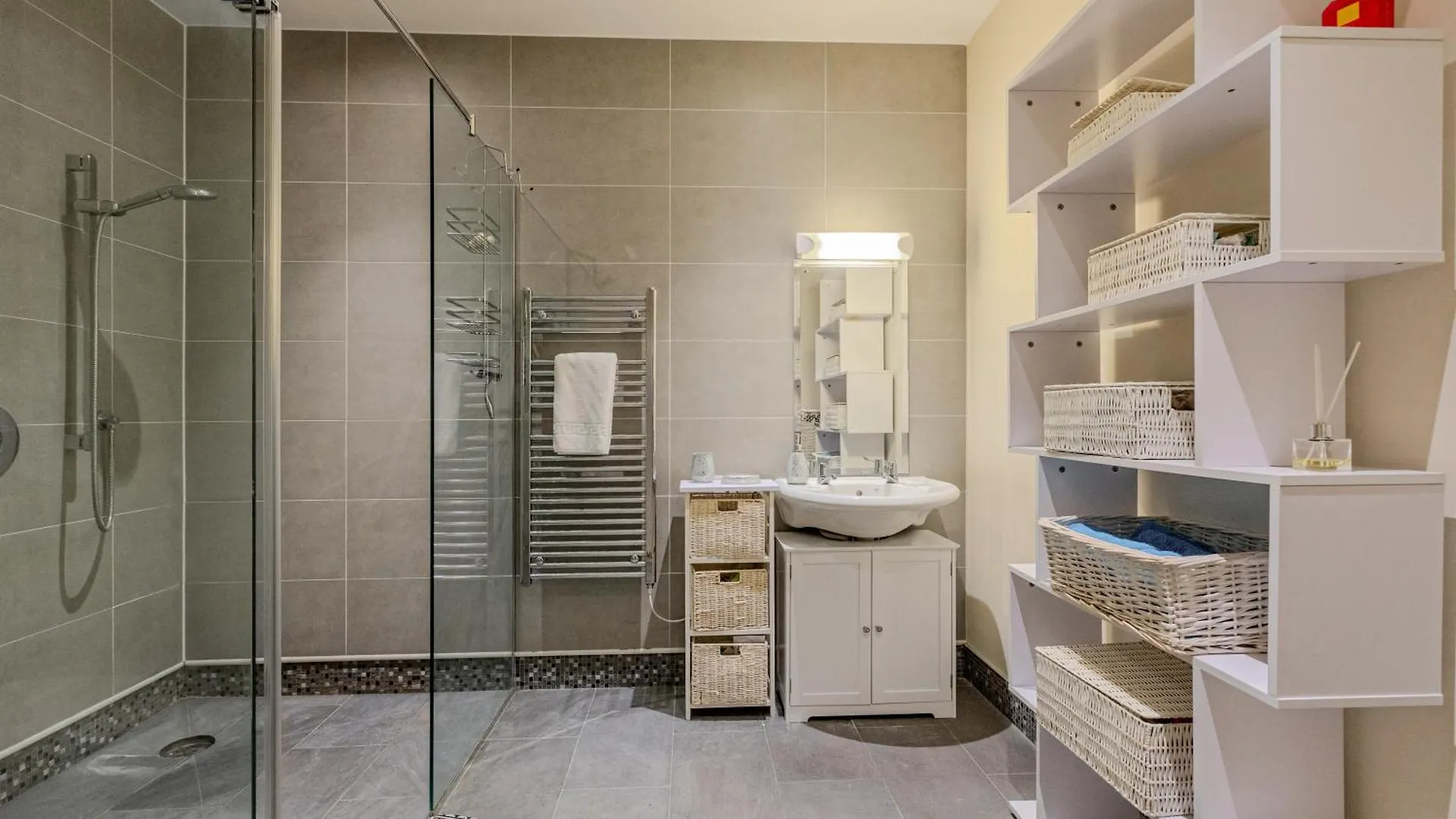 Central 1Br Flat W Balcony, 10Min Elephant&Castle 伦敦 公寓